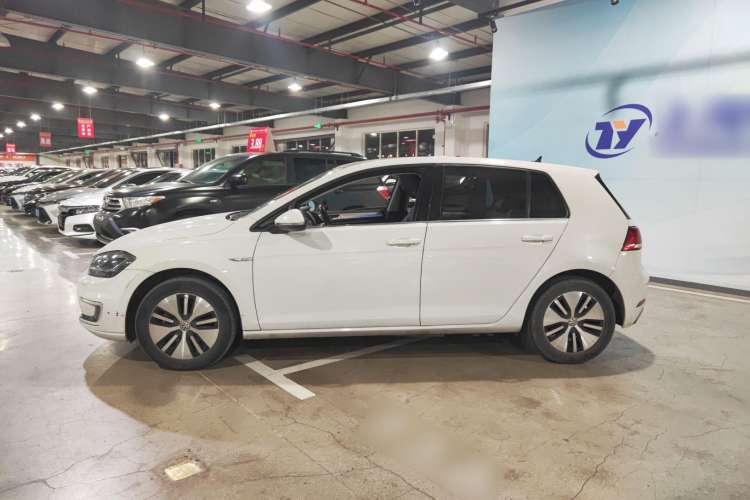 Used Volkswagen Golf Pure Electric 2020 Chari Exterior 5