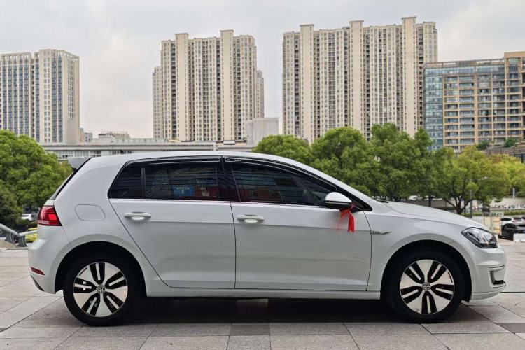 Used Volkswagen Golf Pure Electric 2020 Chari Exterior 6