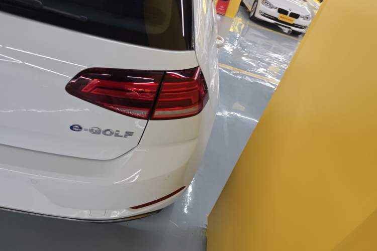 Used Volkswagen Golf Pure Electric 2020 Chari Exterior 6