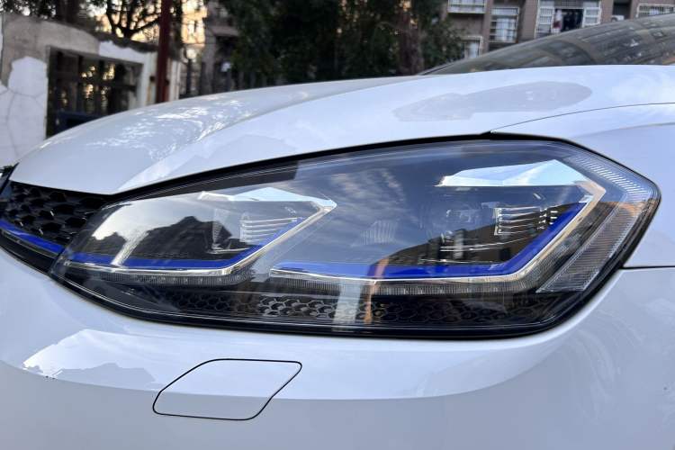 Used Volkswagen Golf Pure Electric 2020 Chari Exterior 6