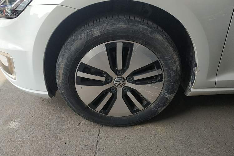 Used Volkswagen Golf Pure Electric 2020 Chari Exterior 7