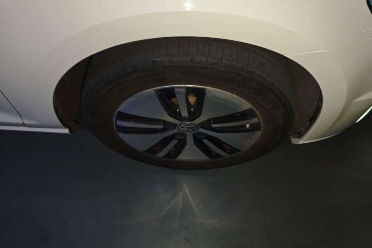 Used Volkswagen Golf Pure Electric 2020 Chari Exterior 7