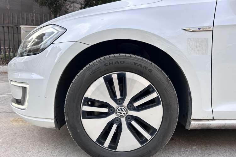 Used Volkswagen Golf Pure Electric 2020 Chari Exterior 7