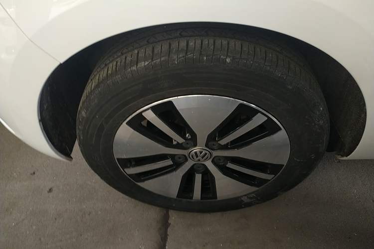 Used Volkswagen Golf Pure Electric 2020 Chari Exterior 8