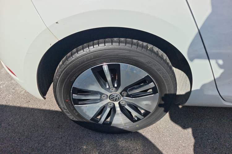 Used Volkswagen Golf Pure Electric 2020 Chari Exterior 8