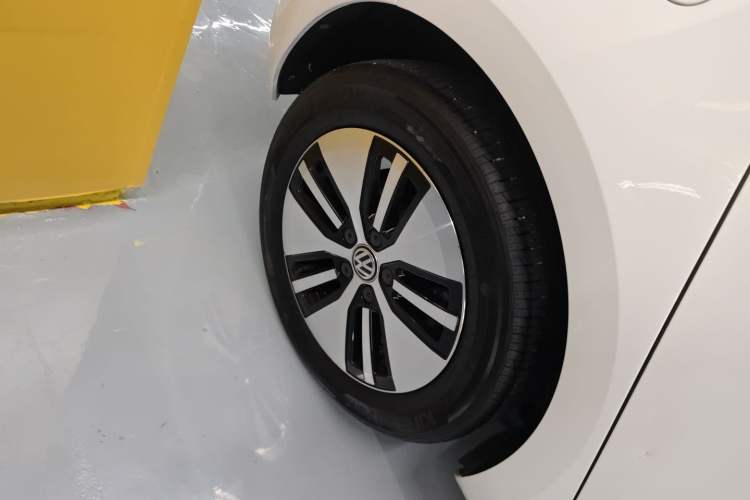 Used Volkswagen Golf Pure Electric 2020 Chari Exterior 8