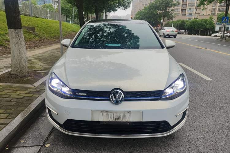 Used Volkswagen Golf Pure Electric 2020 Chari Front