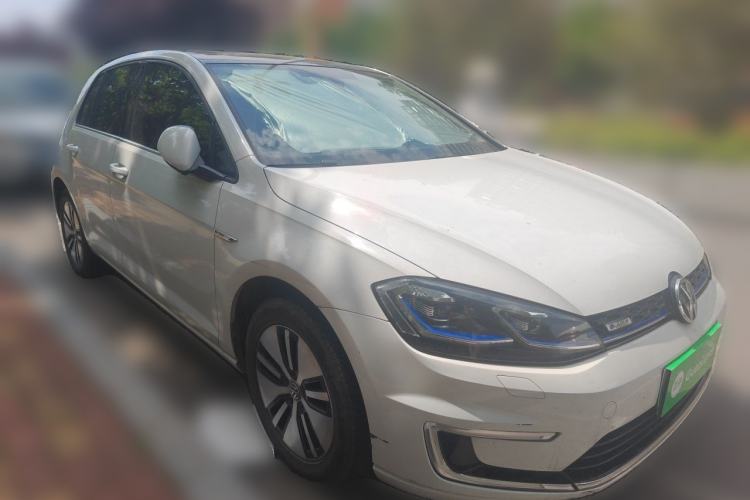 Used Volkswagen Golf Pure Electric 2020 Chari Front Right 45 Deg