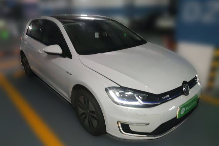 Used Volkswagen Golf Pure Electric 2020 Chari Front Right 45 Deg