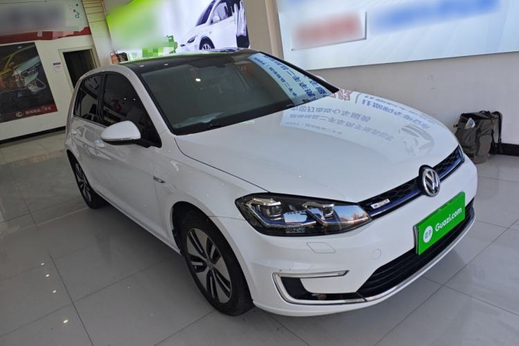 Used Volkswagen Golf Pure Electric 2020 Chari Front Right 45 Deg