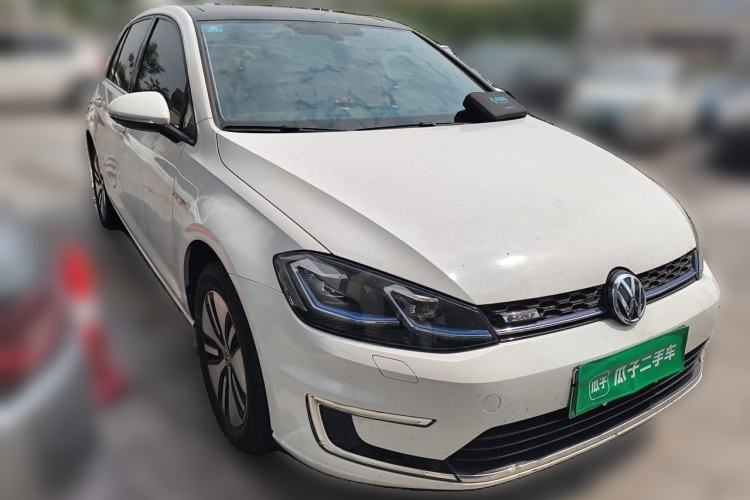 Used Volkswagen Golf Pure Electric 2020 Chari Front Right 45 Deg