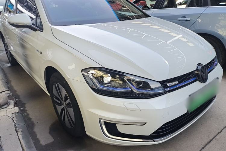 Used Volkswagen Golf Pure Electric 2020 Chari Front Right 45 Deg