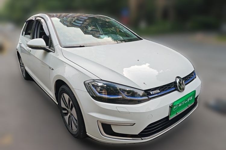 Used Volkswagen Golf Pure Electric 2020 Chari Front Right 45 Deg
