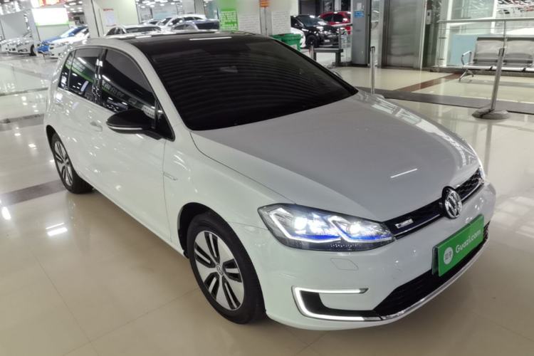 Used Volkswagen Golf Pure Electric 2020 Chari Front Right 45 Deg