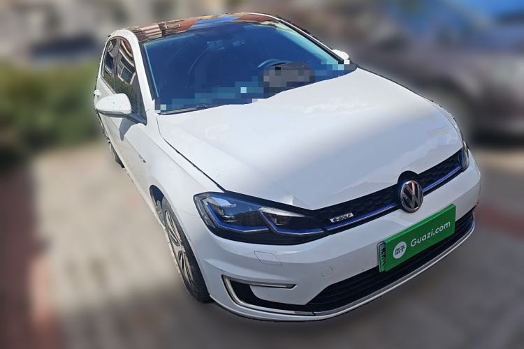 Used Volkswagen Golf Pure Electric 2020 Chari Front Right 45 Deg