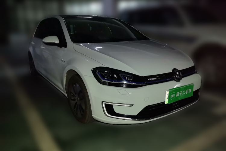 Used Volkswagen Golf Pure Electric 2020 Chari Front Right 45 Deg