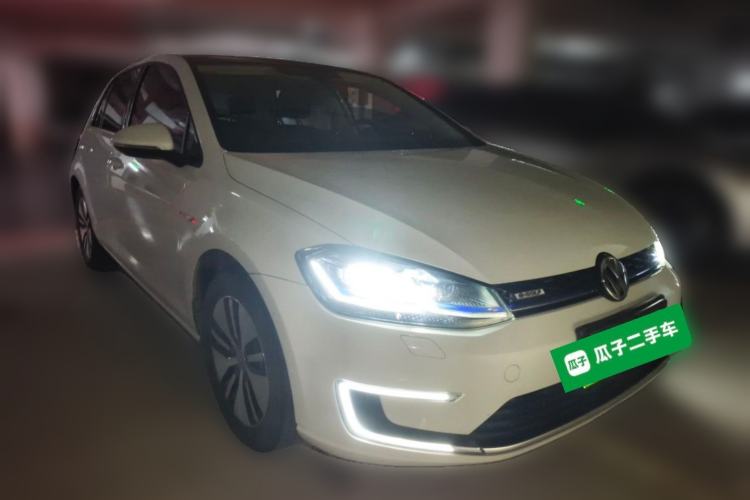 Used Volkswagen Golf Pure Electric 2020 Chari Front Right 45 Deg