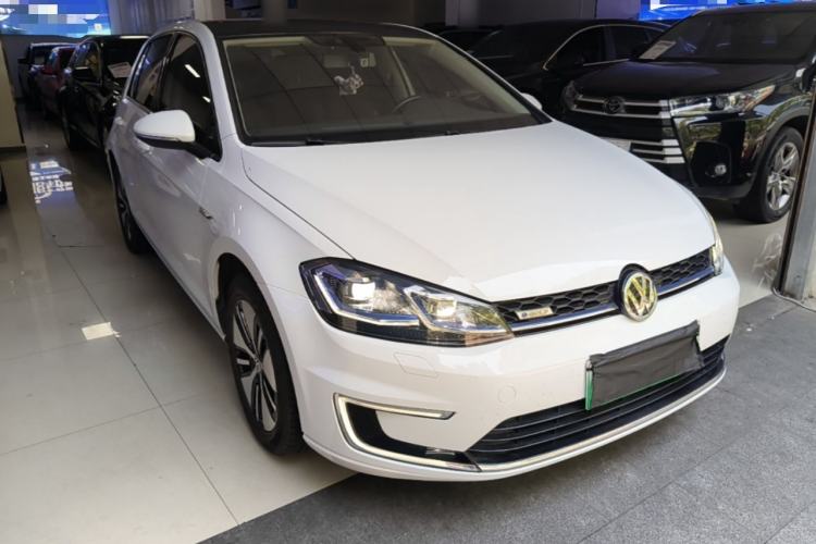 Used Volkswagen Golf Pure Electric 2020 Chari Front Right 45 Deg