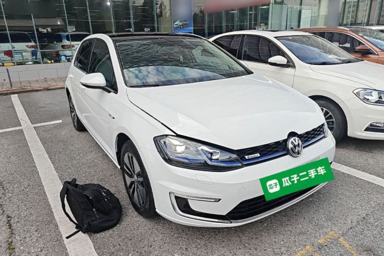 Used Volkswagen Golf Pure Electric 2020 Chari Front Right 45 Deg