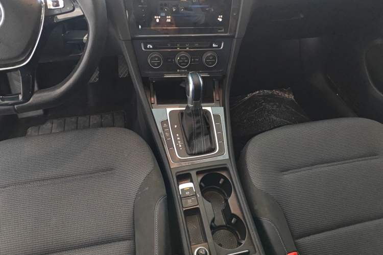 Used Volkswagen Golf Pure Electric 2020 Chari Gear Lever