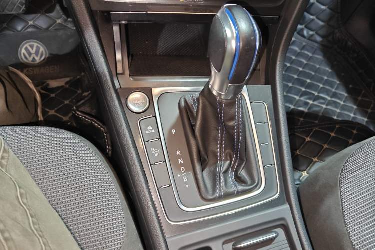 Used Volkswagen Golf Pure Electric 2020 Chari Gear Lever