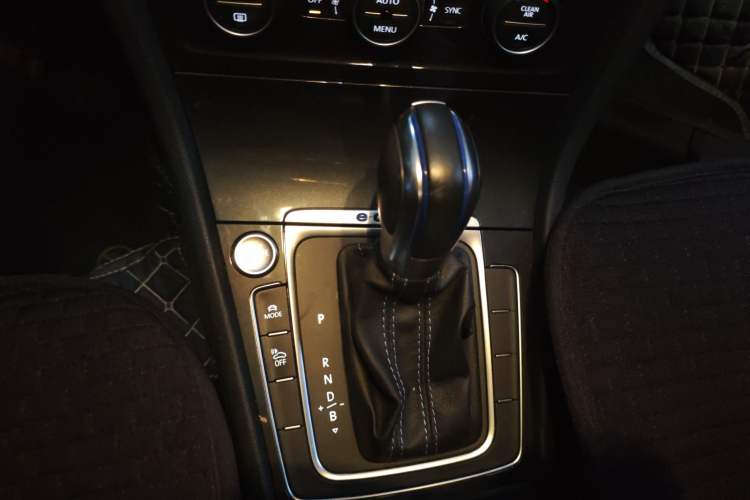 Used Volkswagen Golf Pure Electric 2020 Chari Gear Lever