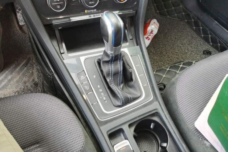 Used Volkswagen Golf Pure Electric 2020 Chari Gear Lever