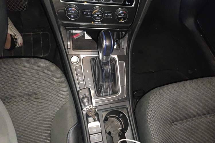 Used Volkswagen Golf Pure Electric 2020 Chari Gear Lever