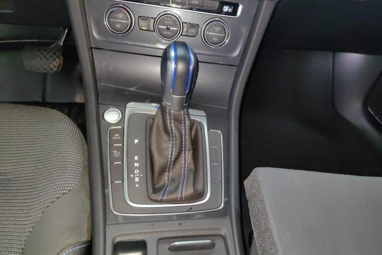 Used Volkswagen Golf Pure Electric 2020 Chari Gear Lever