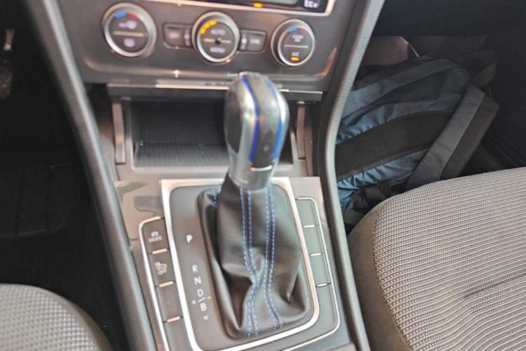 Used Volkswagen Golf Pure Electric 2020 Chari Gear Lever