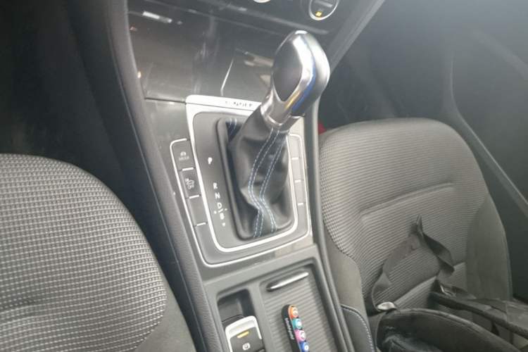 Used Volkswagen Golf Pure Electric 2020 Chari Gear Lever