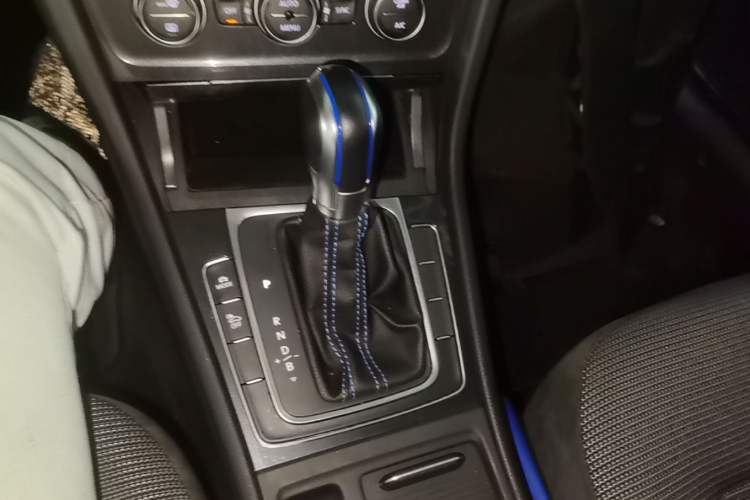 Used Volkswagen Golf Pure Electric 2020 Chari Gear Lever