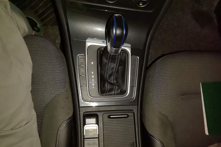 Used Volkswagen Golf Pure Electric 2020 Chari Gear Lever
