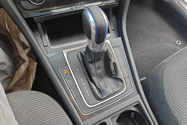 Used Volkswagen Golf Pure Electric 2020 Chari Gear Lever