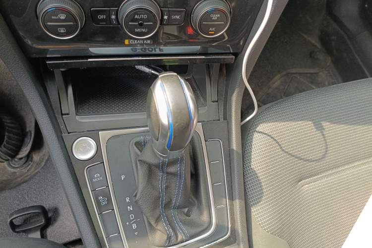 Used Volkswagen Golf Pure Electric 2020 Chari Gear Lever