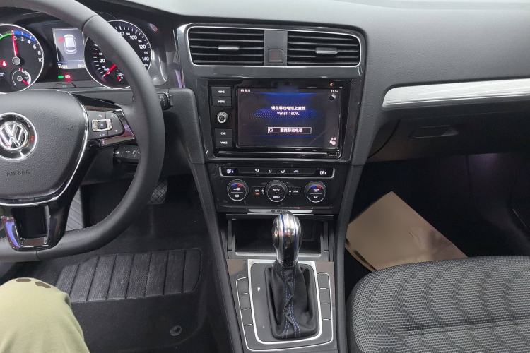 Used Volkswagen Golf Pure Electric 2020 Chari Interior 2