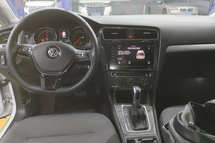 Used Volkswagen Golf Pure Electric 2020 Chari Interior 2
