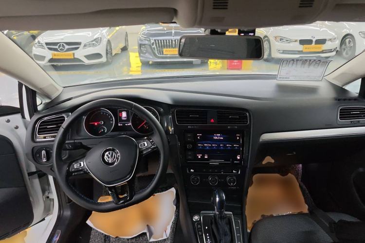 Used Volkswagen Golf Pure Electric 2020 Chari Interior 2