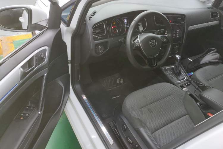 Used Volkswagen Golf Pure Electric 2020 Chari Interior 3