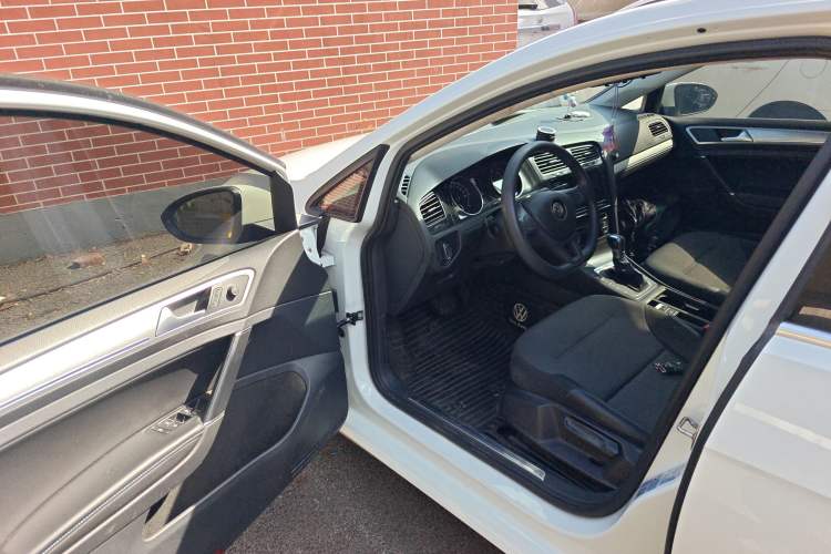Used Volkswagen Golf Pure Electric 2020 Chari Interior 3