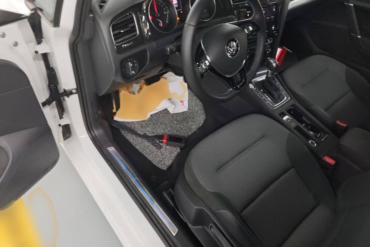 Used Volkswagen Golf Pure Electric 2020 Chari Interior 3