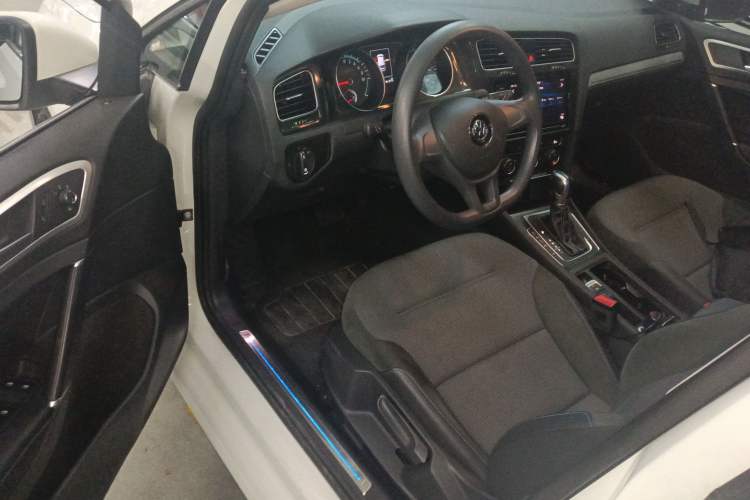 Used Volkswagen Golf Pure Electric 2020 Chari Interior 3