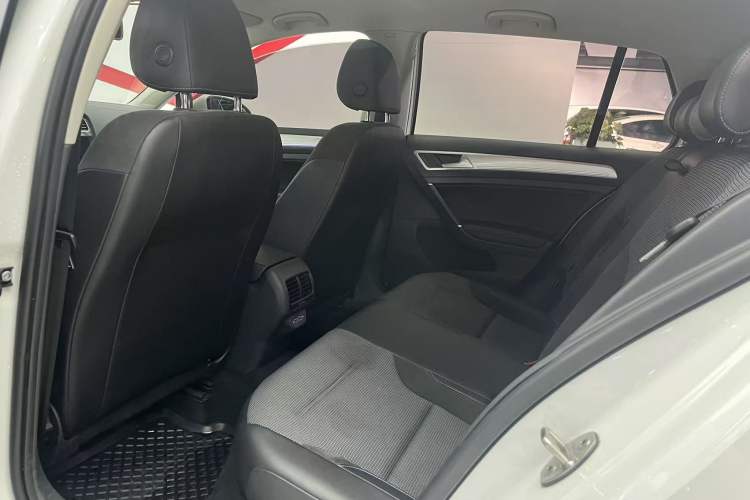Used Volkswagen Golf Pure Electric 2020 Chari Interior 4