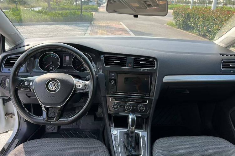 Used Volkswagen Golf Pure Electric 2020 Chari Interior 4