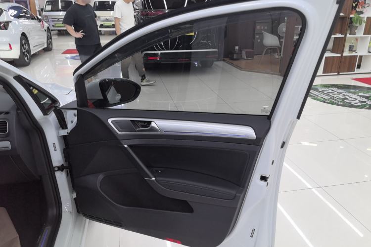 Used Volkswagen Golf Pure Electric 2020 Chari Interior 5