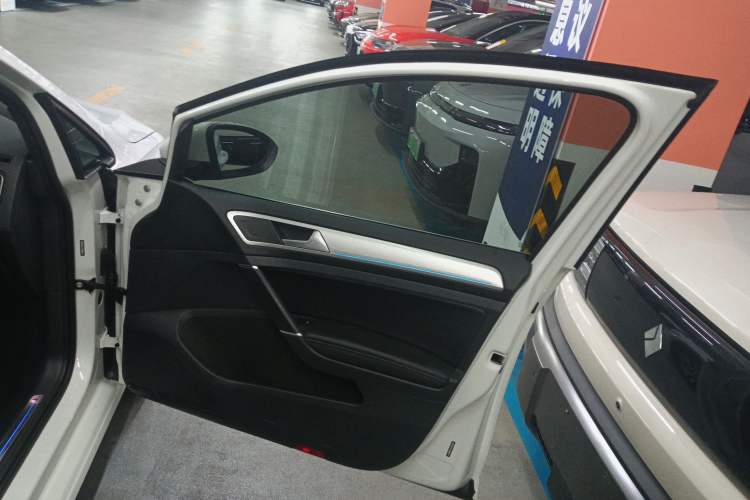 Used Volkswagen Golf Pure Electric 2020 Chari Interior 5