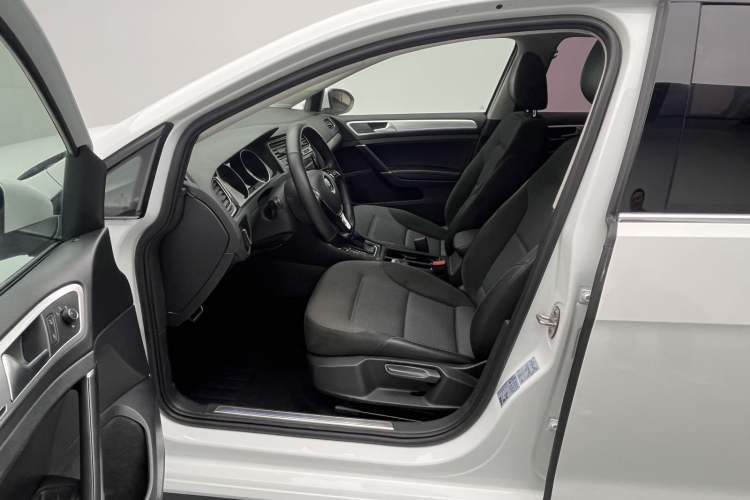 Used Volkswagen Golf Pure Electric 2020 Chari Interior 6