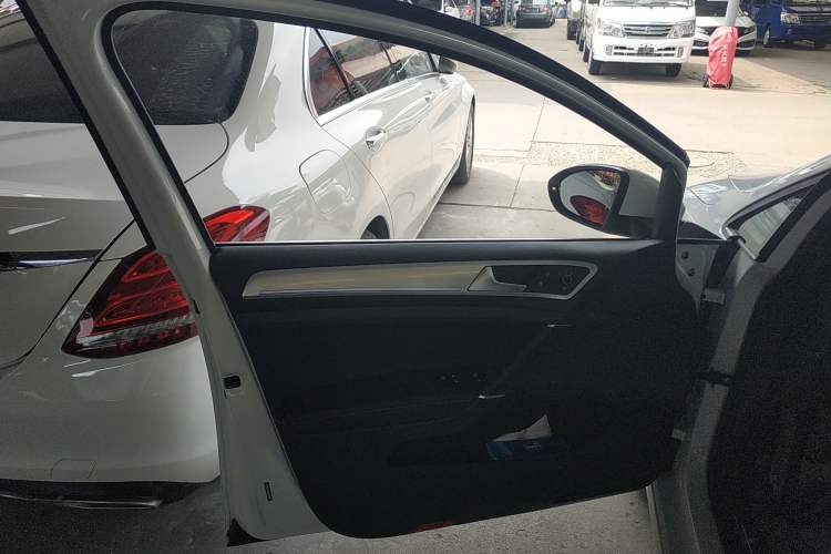 Used Volkswagen Golf Pure Electric 2020 Chari Interior 7