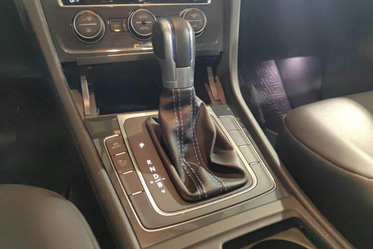 Used Volkswagen Golf Pure Electric 2020 Chari Interior 8