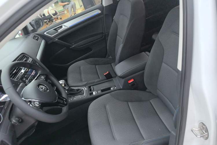 Used Volkswagen Golf Pure Electric 2020 Chari Left Front Seat